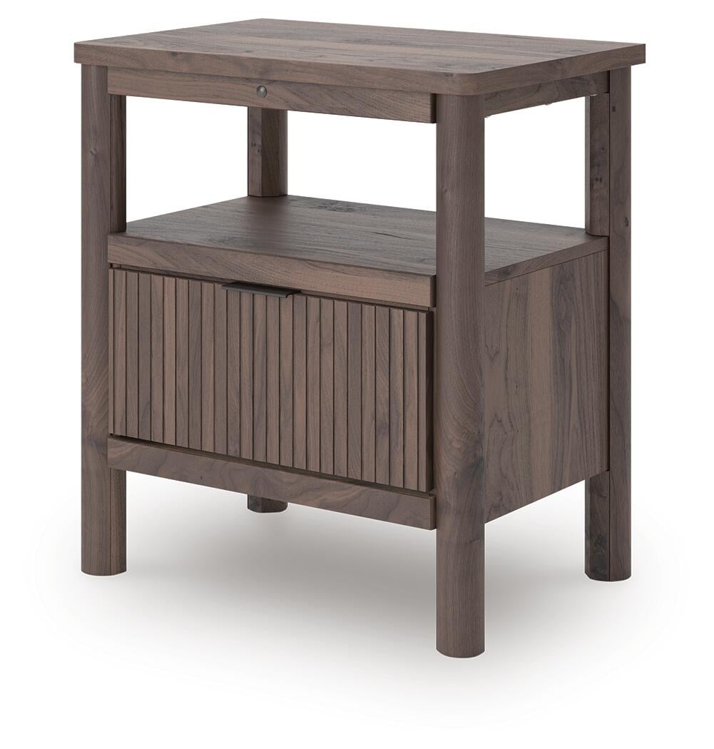 Pamytta King Panel Bed, Dresser, Mirror and Nightstand